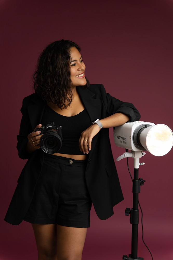 Elena Gutiérrez con su cámara